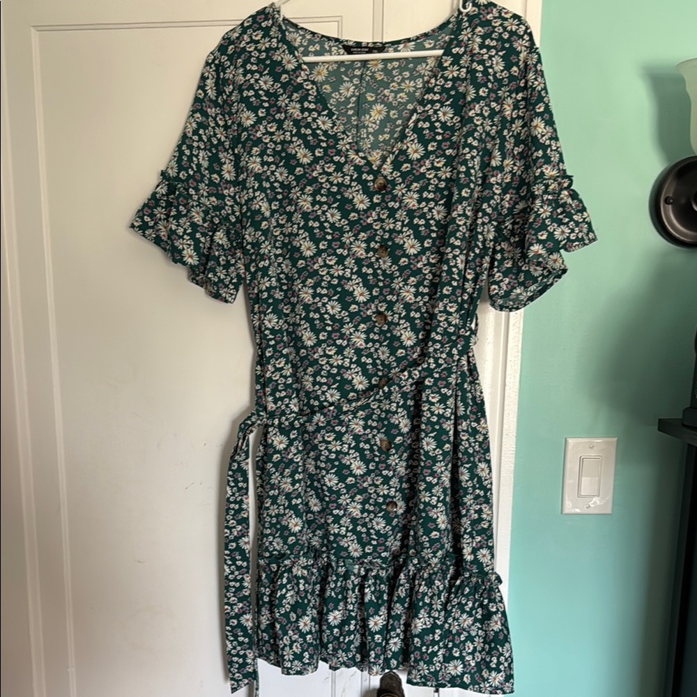 SHEIN Green V-Neck Flutter Sleeve Mini Dress
